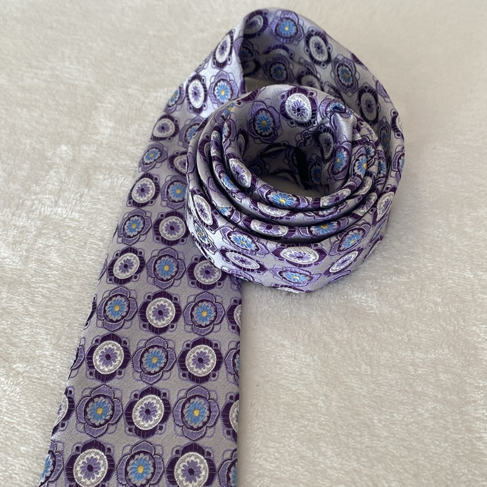 Holt Renfrew 100% Silk Tie – Made in Canada - Picture 4 of 9